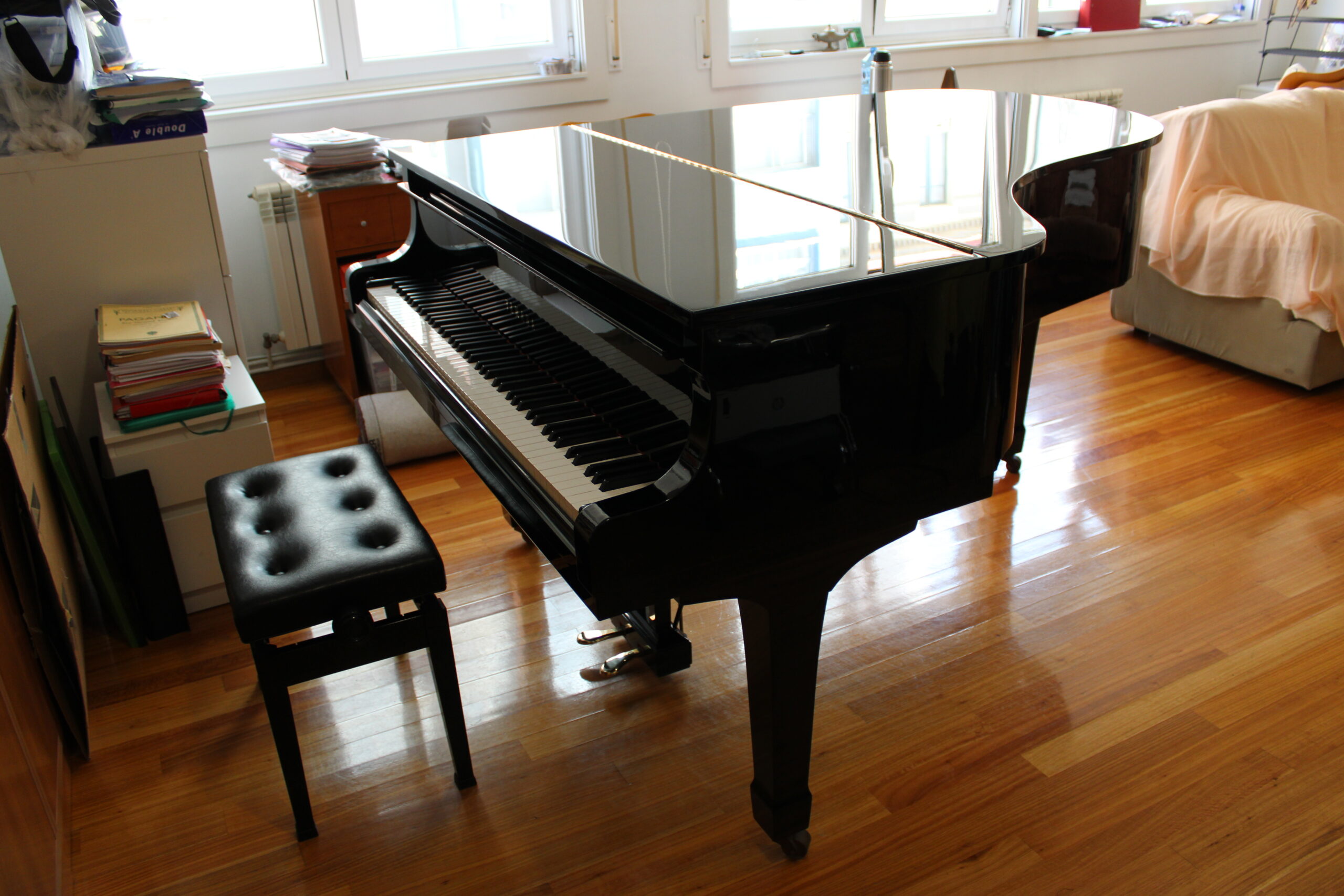 Piano Yamaha G3 vista lateral