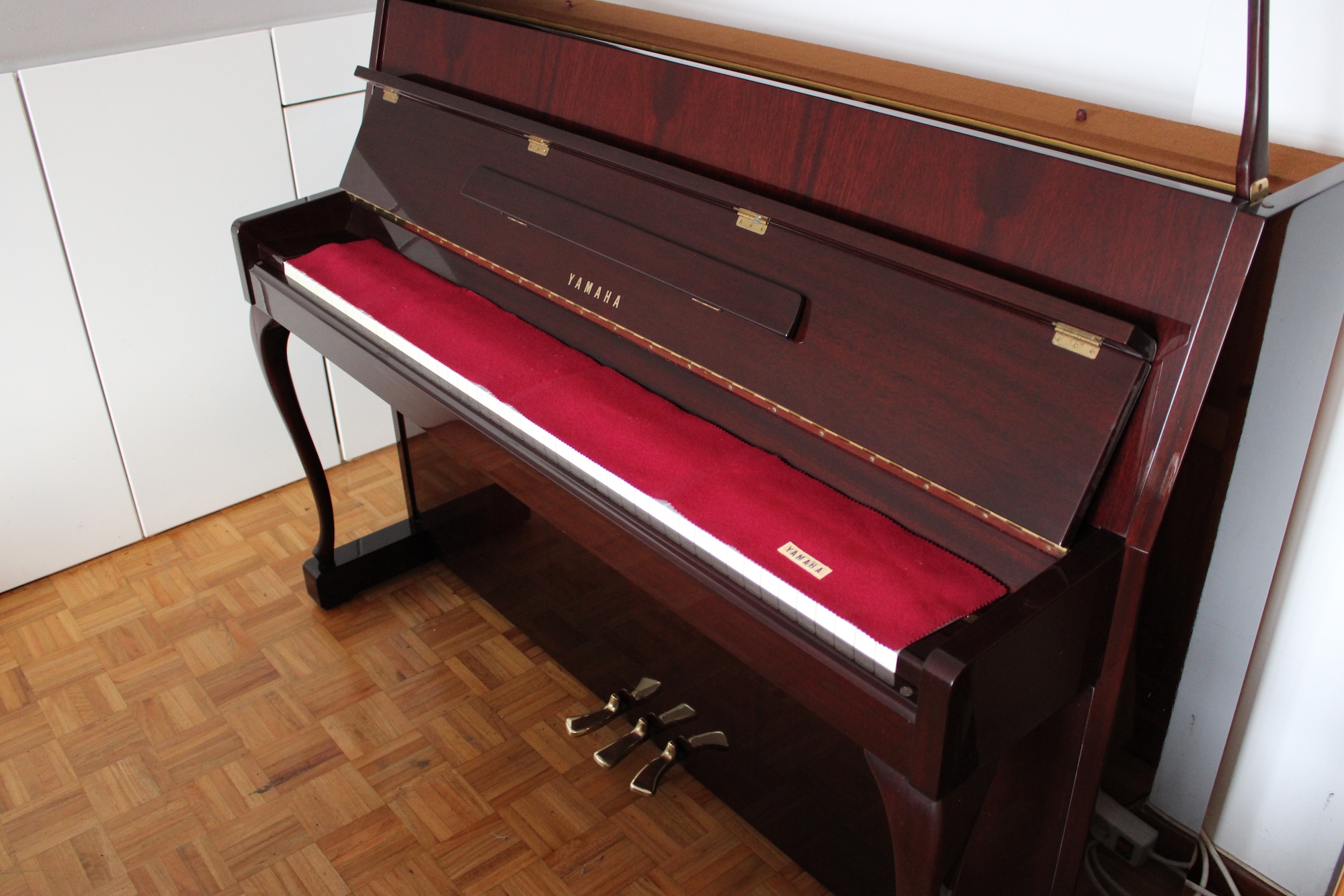 Vista lateral Yamaha M1SR